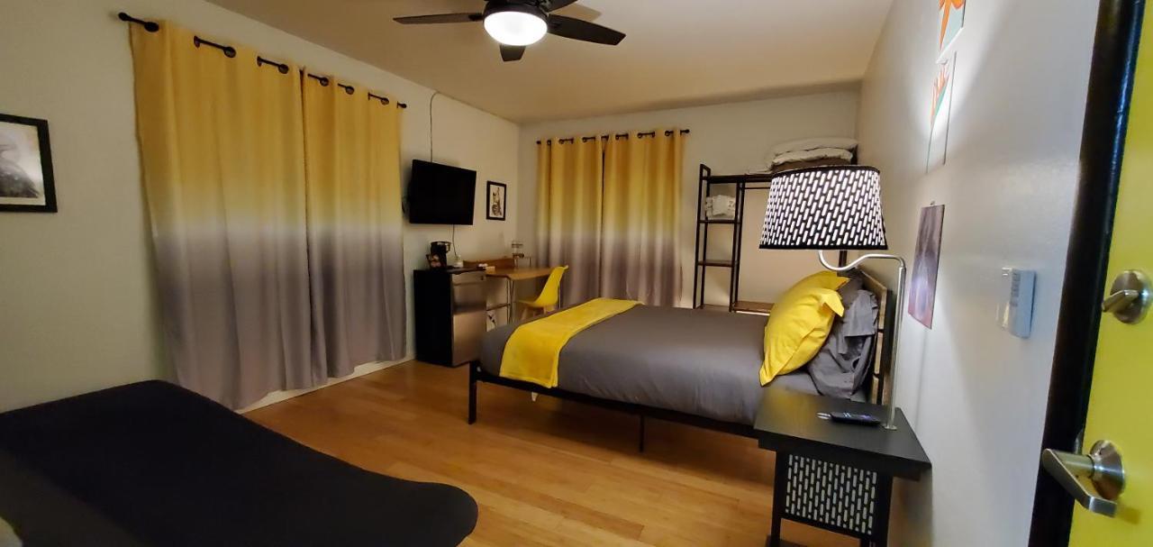 Kamer met Queensize Bed en Slaapbank