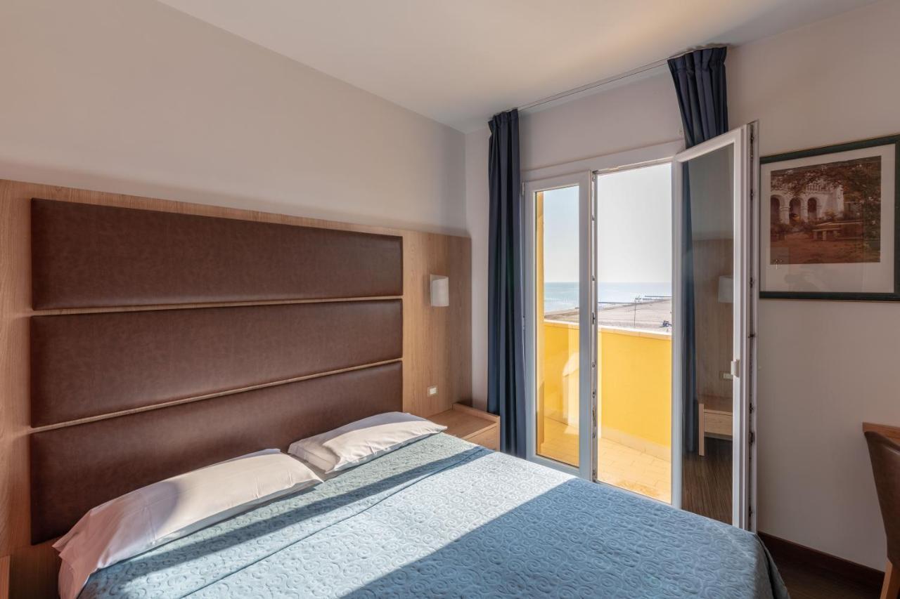 Double or Twin Room Partial Sea View
