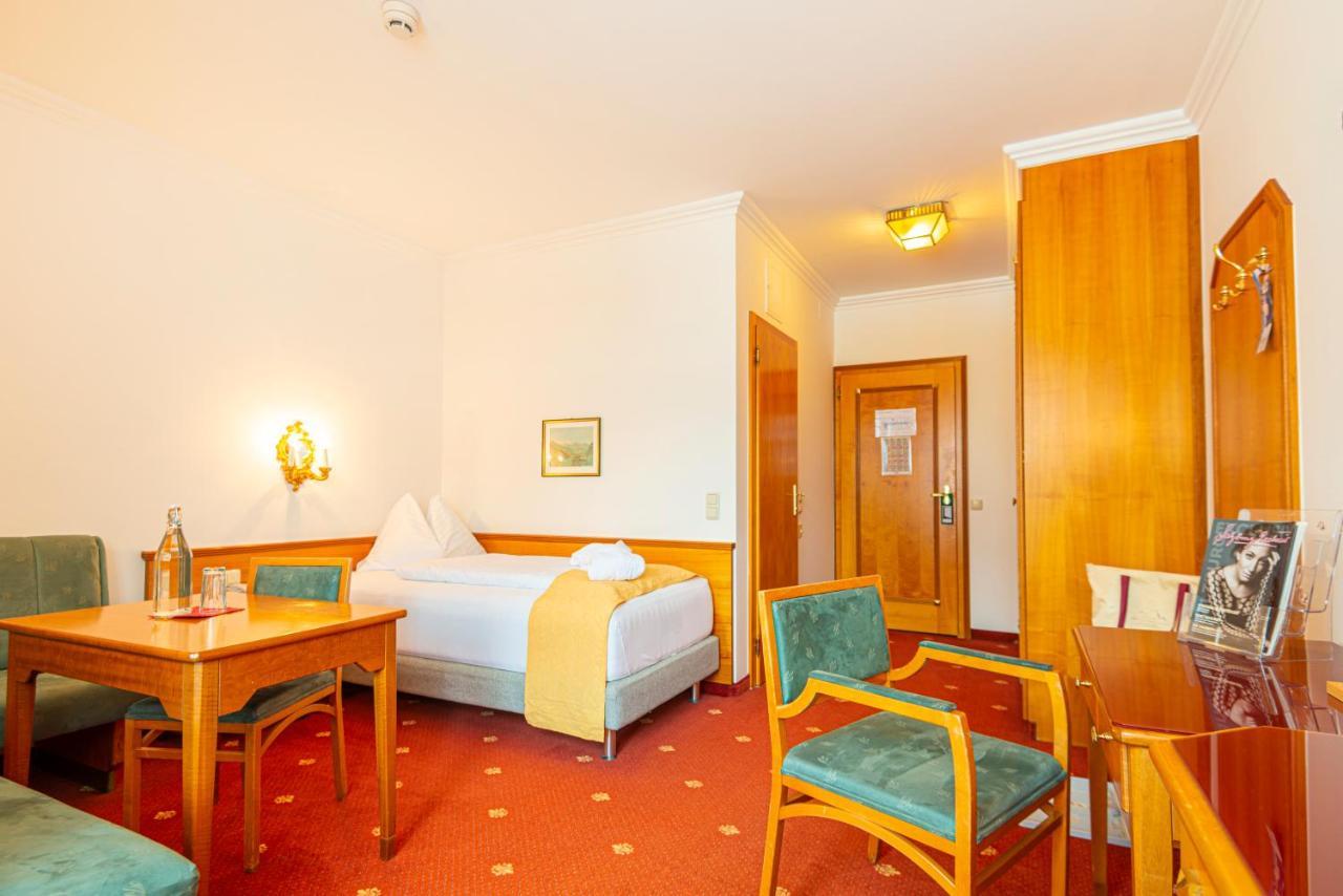 Single Room with Balcony - Free access to Alpentherme