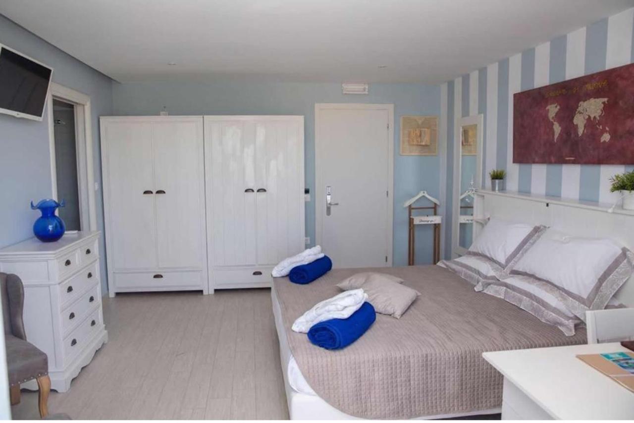 Suite Junior - Vue Latérale sur Mer