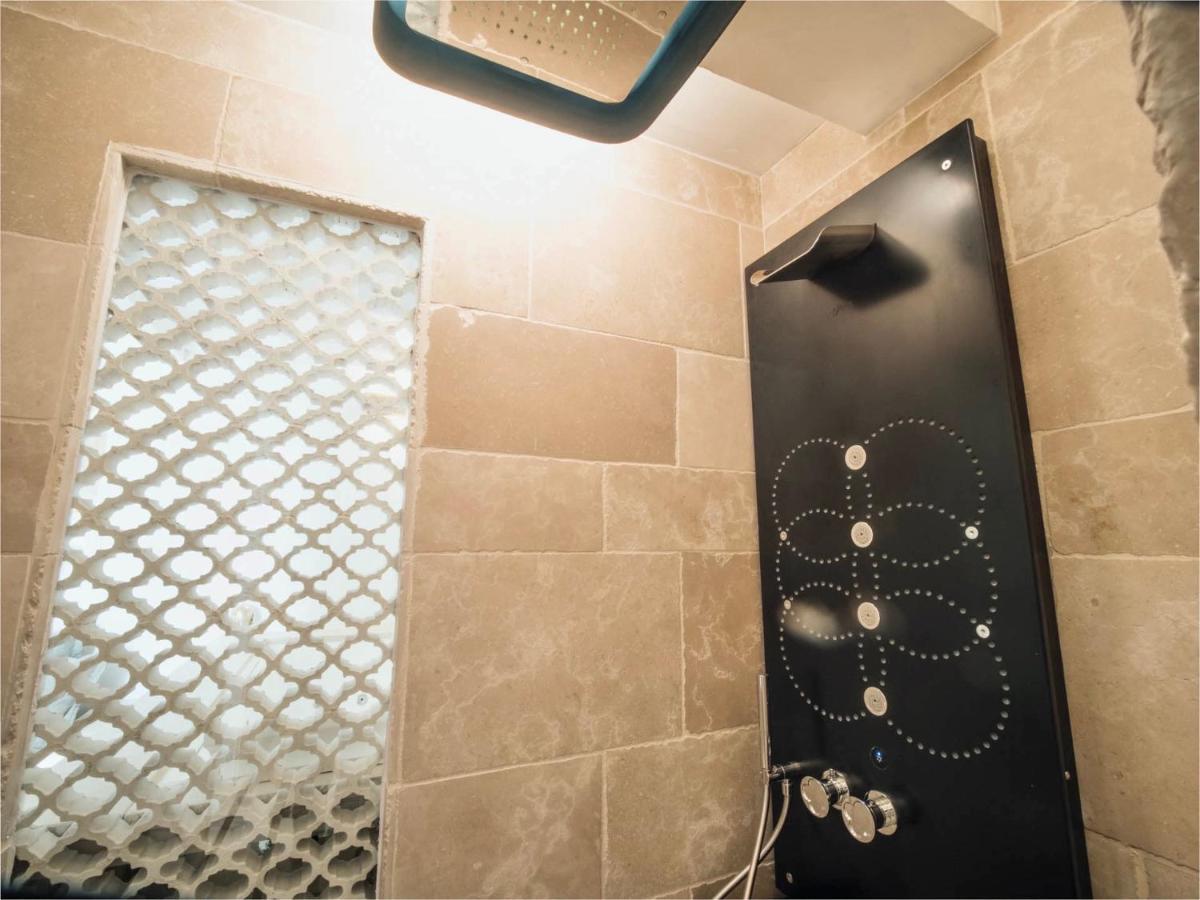 Chambre Lit King-Size avec Baignoire Spa
