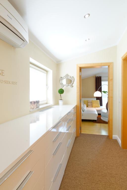 Deluxe One-Bedroom Apartment with Balcony