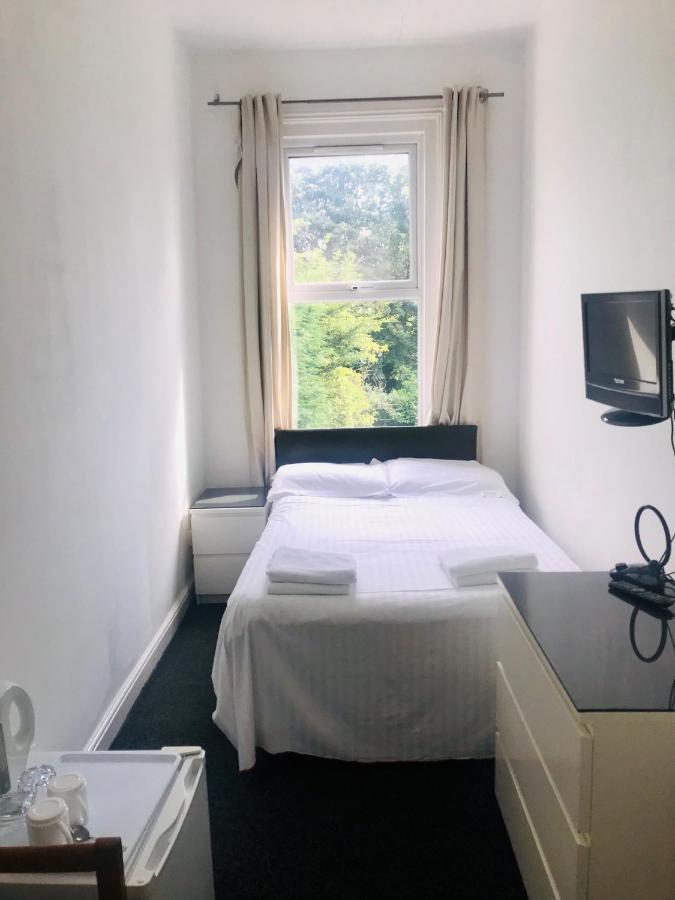 Chambre Double Économique avec Salle de Bains Commune
