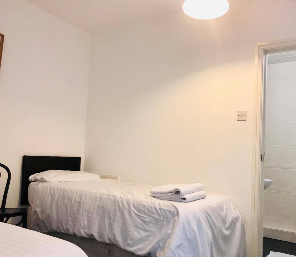 Chambre Simple Économique avec Salle de Bains Commune