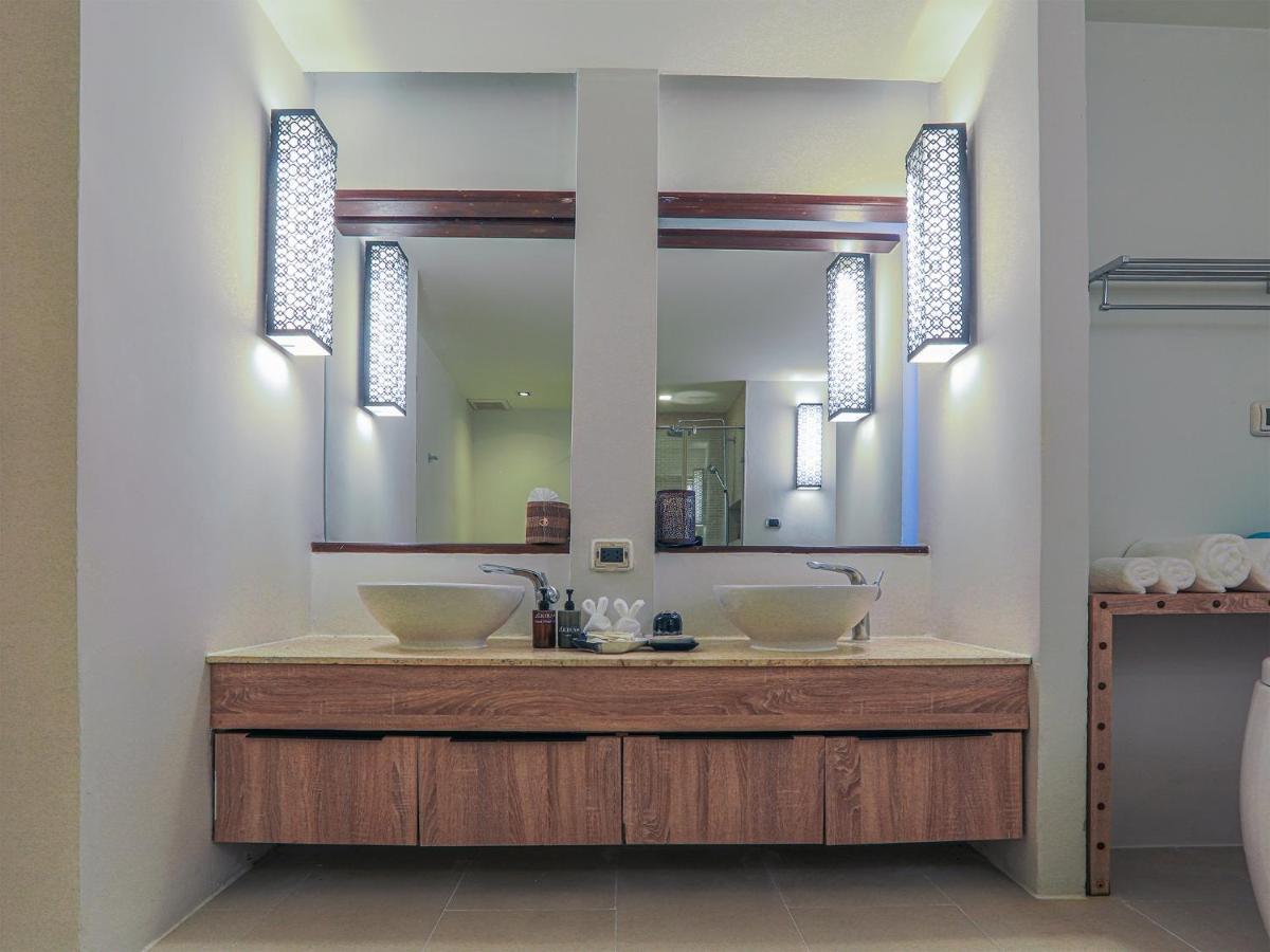 Deluxe Pool View Double Room