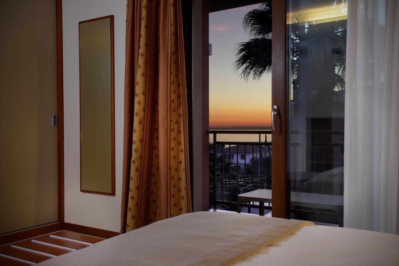 Superior Double or Twin Room Lake View