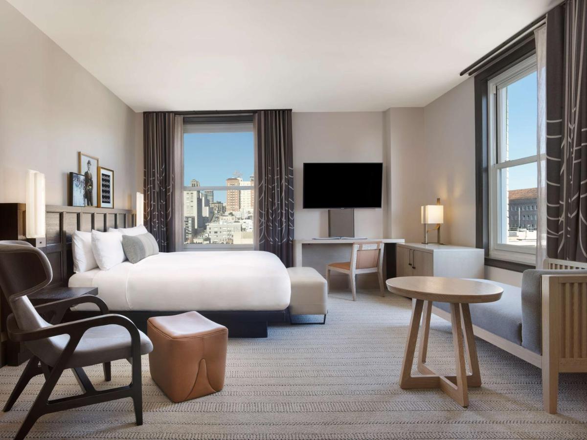 Chambre Lit King-Size - Vue sur Ville