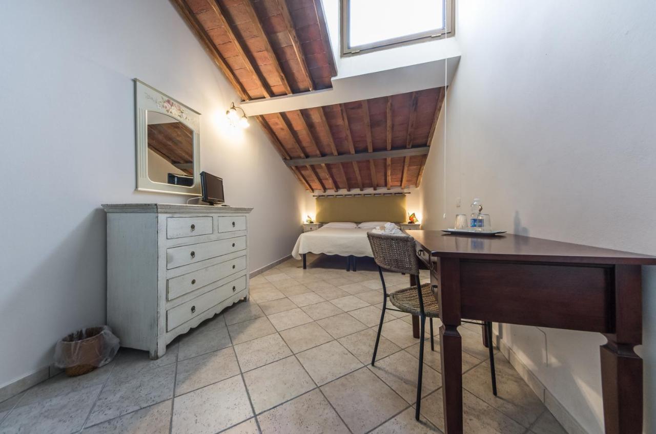 Double or Twin Room Private External Bathroom