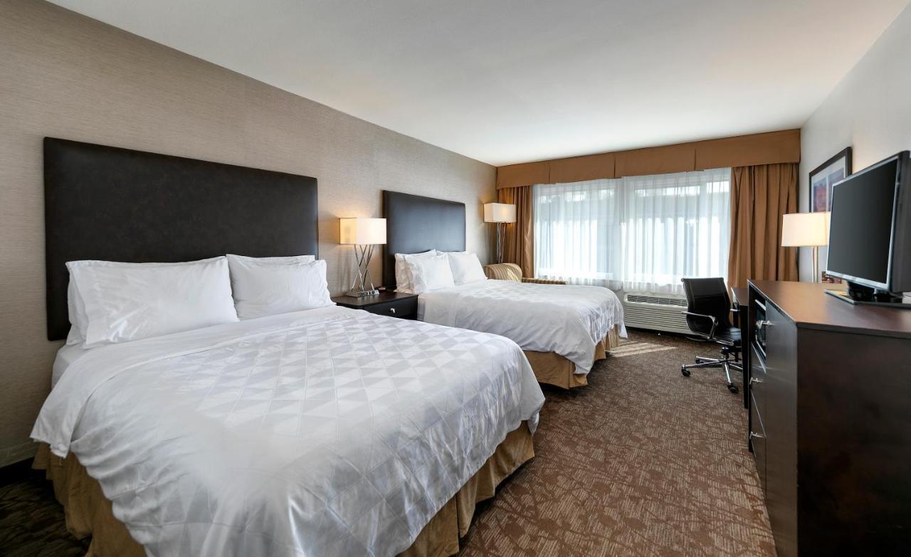 Standard Queen Room with Two Queen Beds