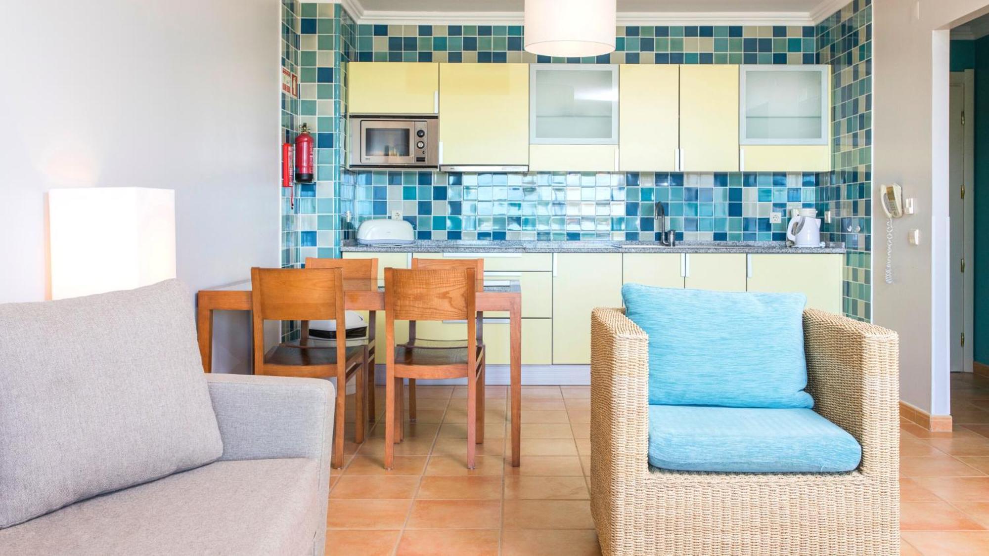 One-Bedroom Apartment Sea View