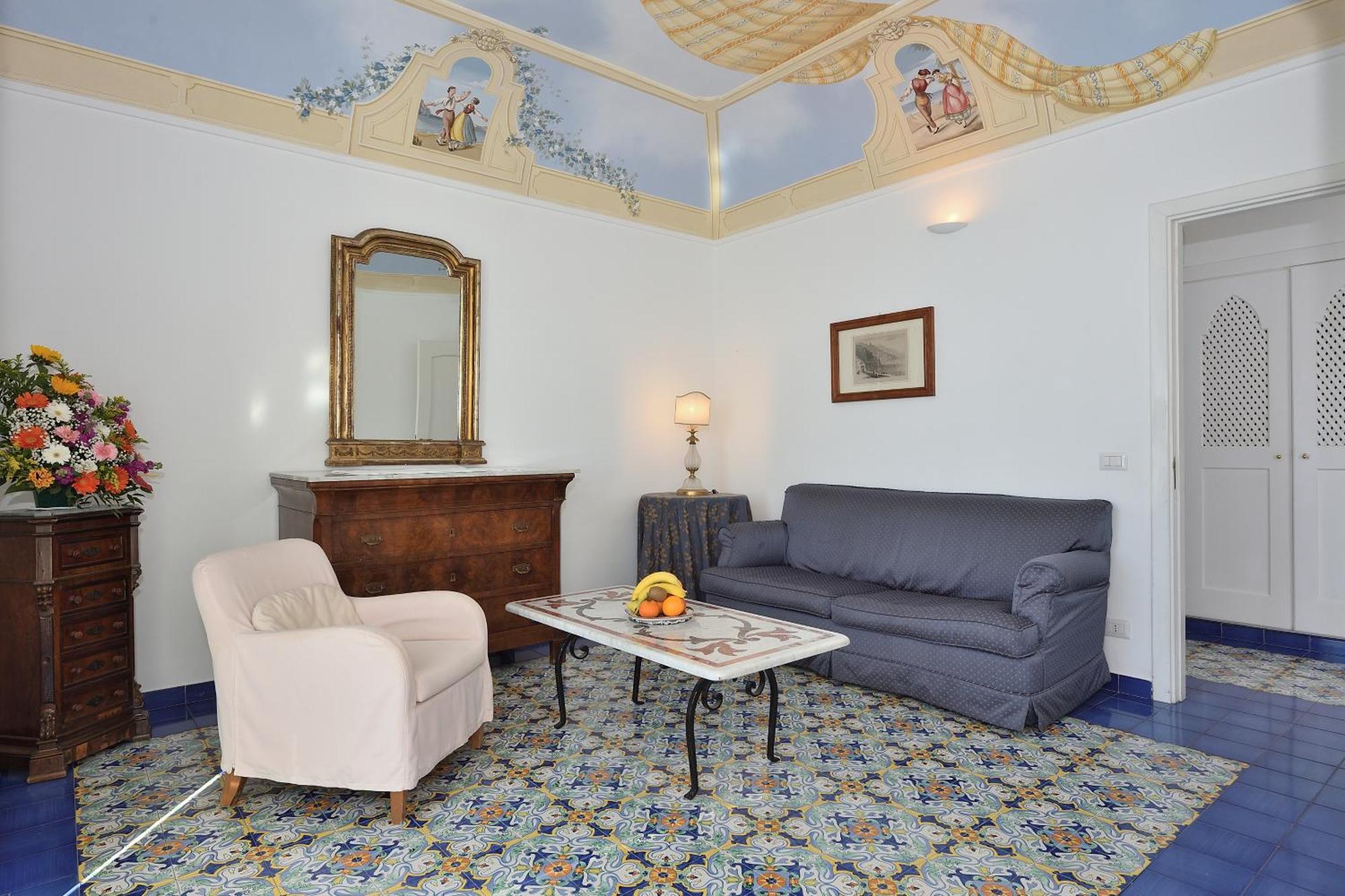Suite con balcón y vistas al mar