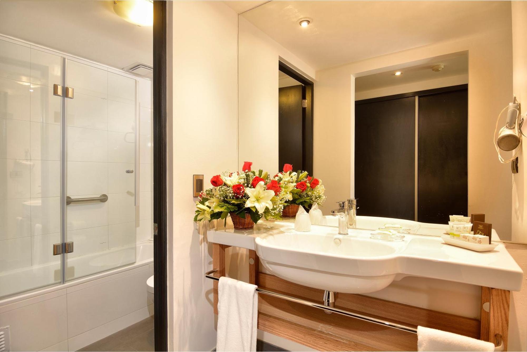 Junior Twin Suite