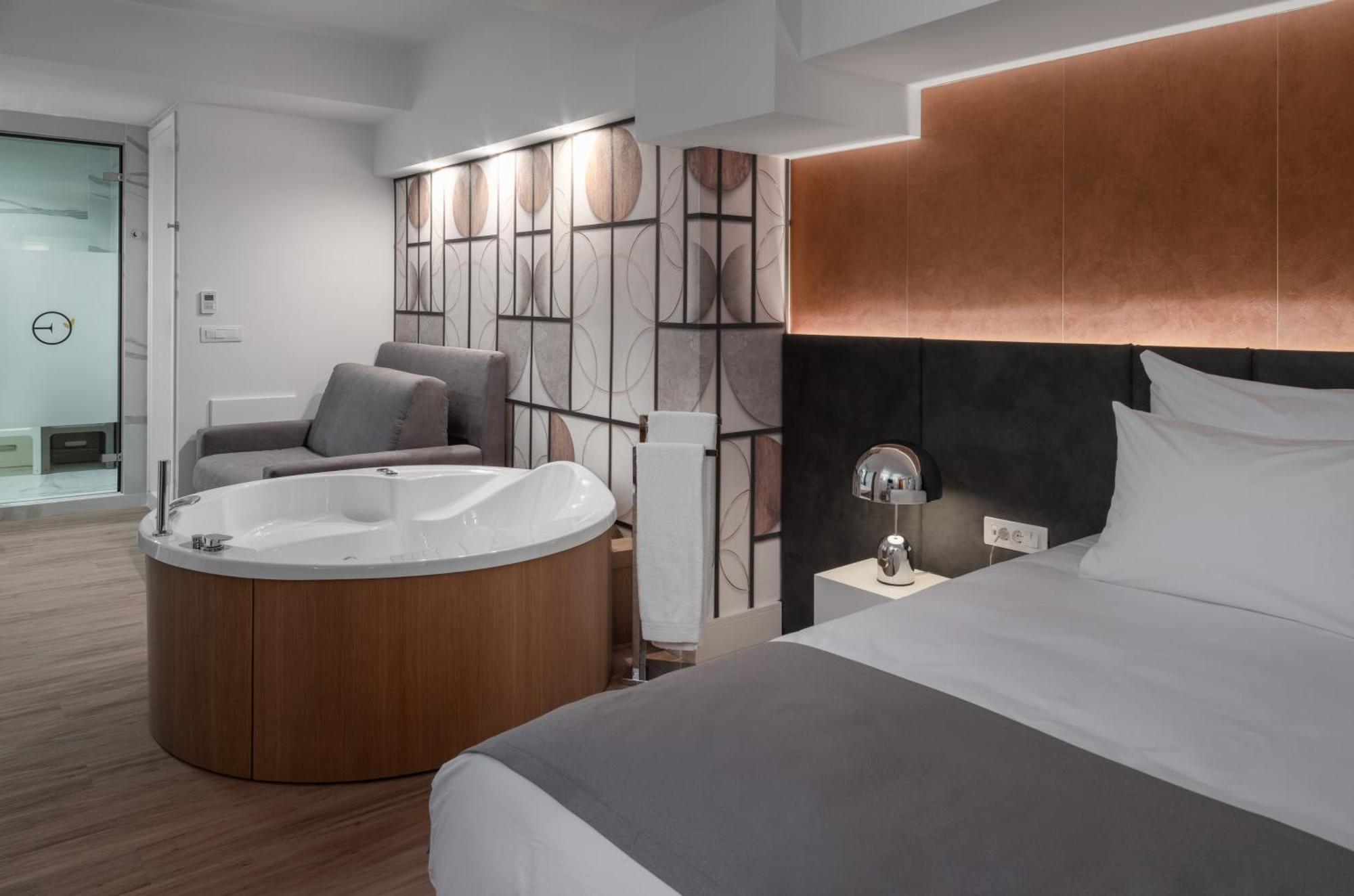 Junior Suite with Hammam & Jacuzzi