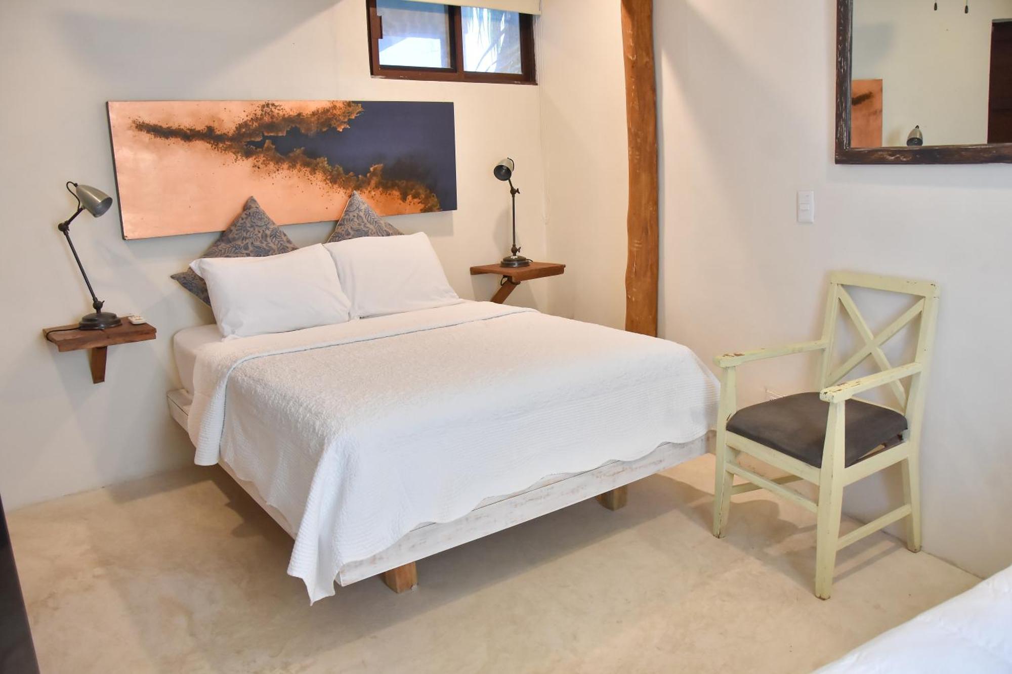 Standard Queen Room