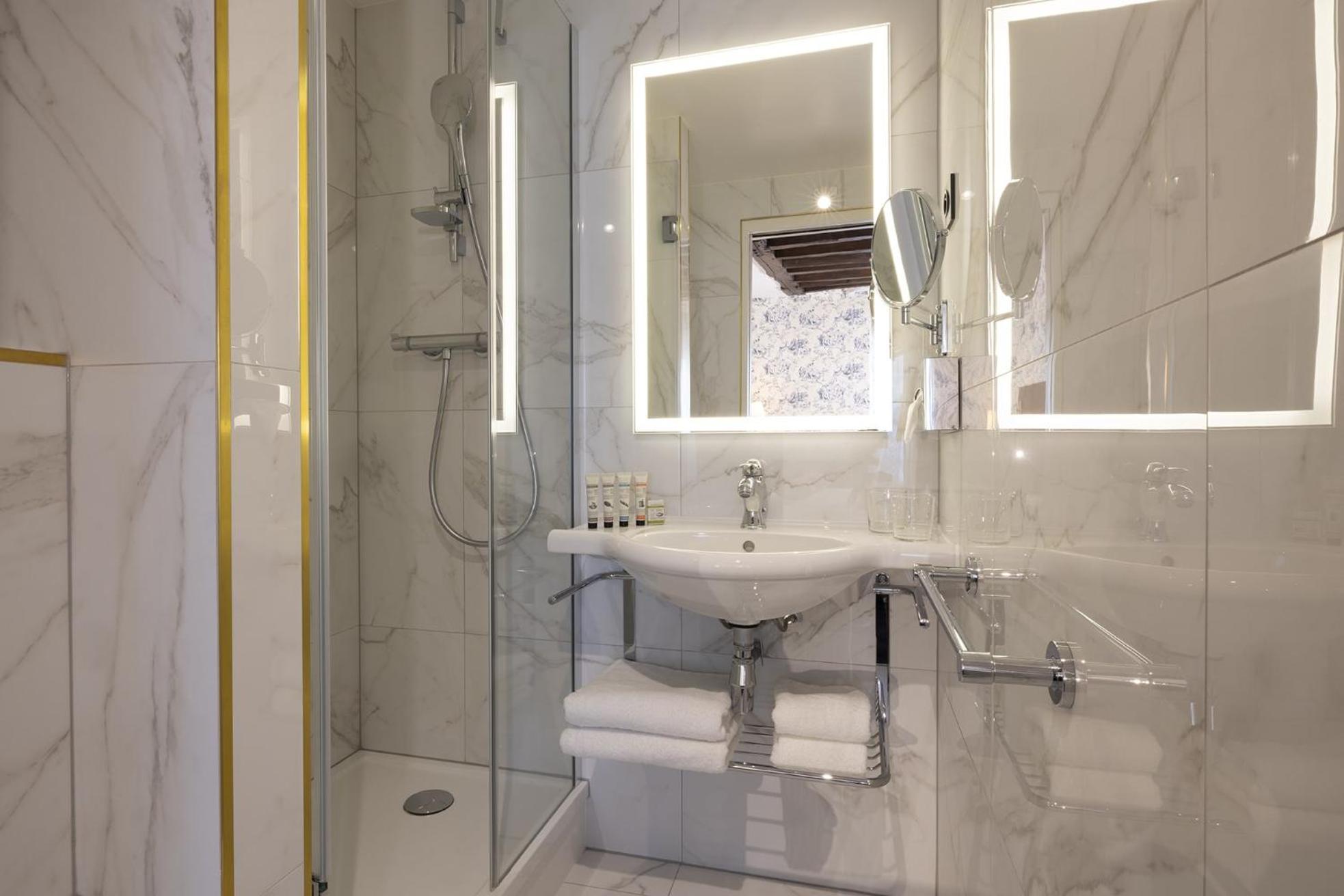 Luxury Quadruple Room,1215033175:JPEG