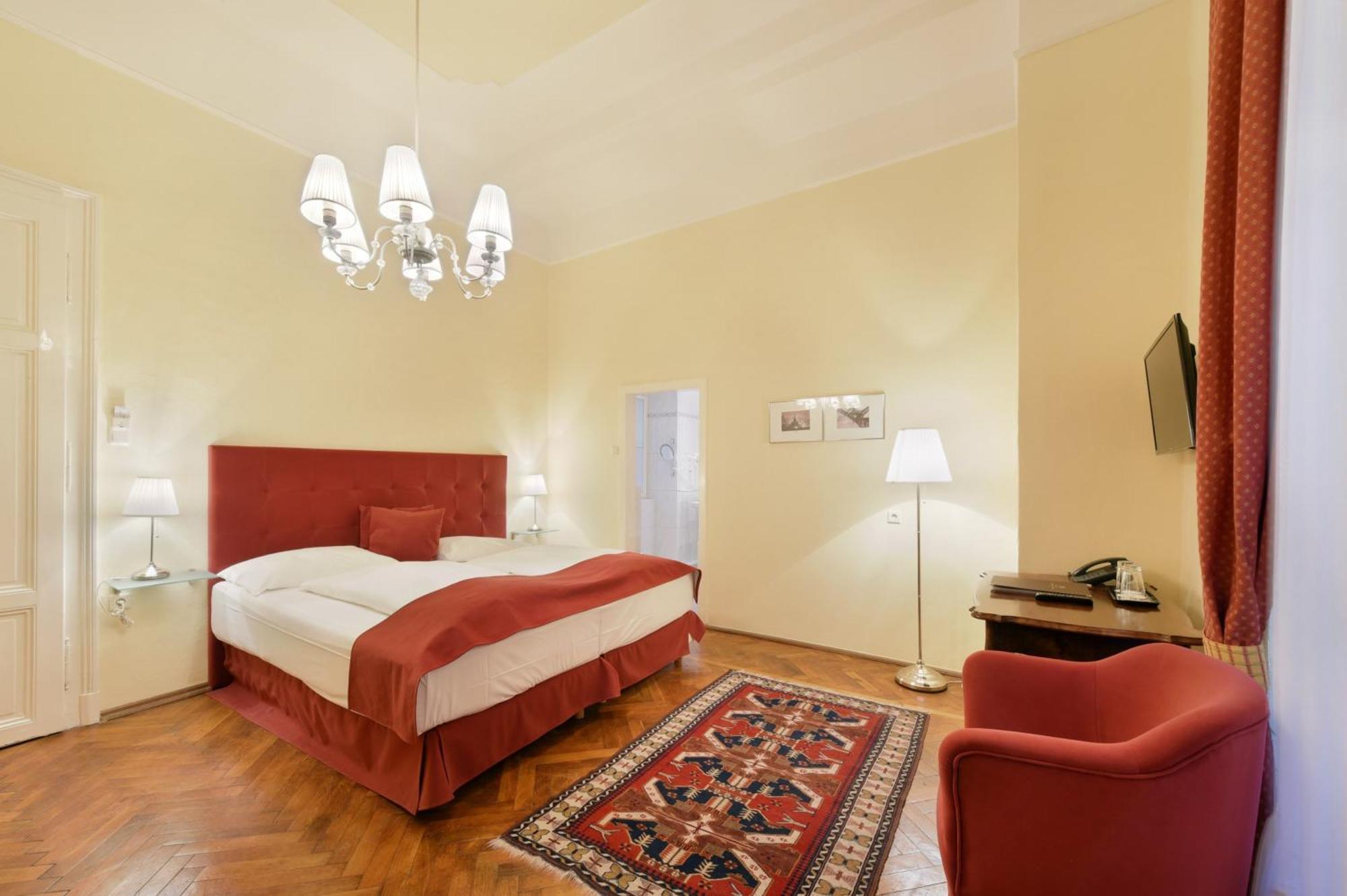 Classic Double Room