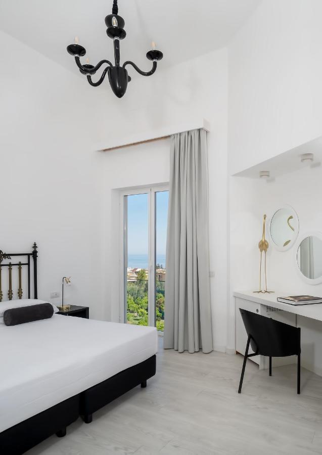 Double or Twin Room Sea View