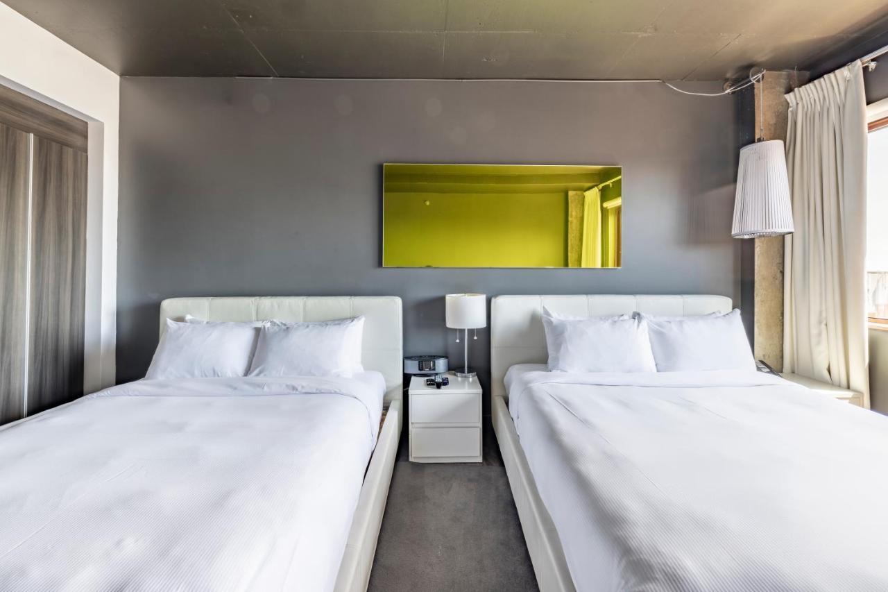 Quarto Deluxe com Cama de Casal ou 2 de Solteiro