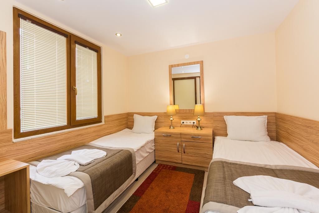 One-Bedroom Suite with Balcony