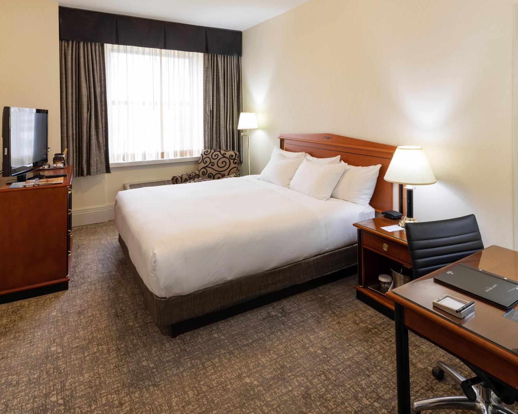 Chambre Lit King-Size Deluxe - Non-Fumeurs