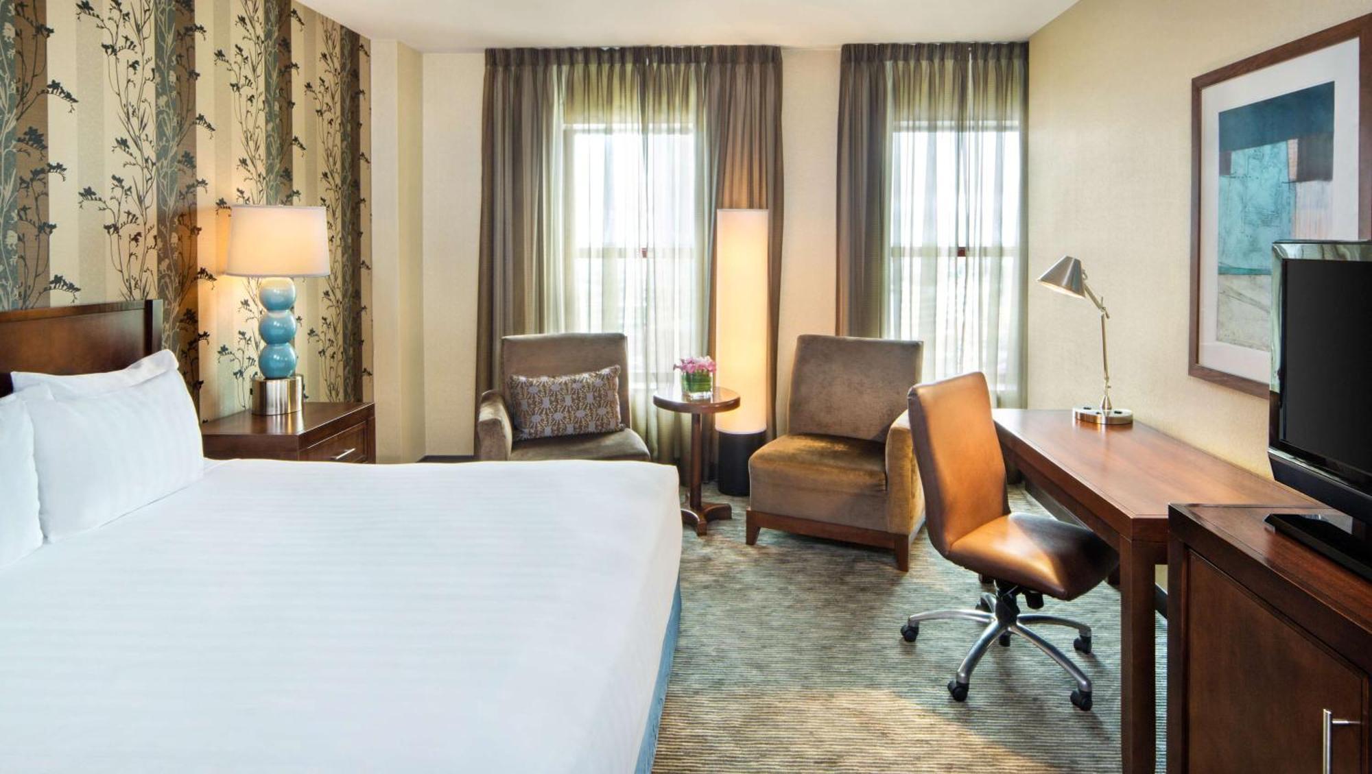 King Room with Accessible Shower - Disability Access