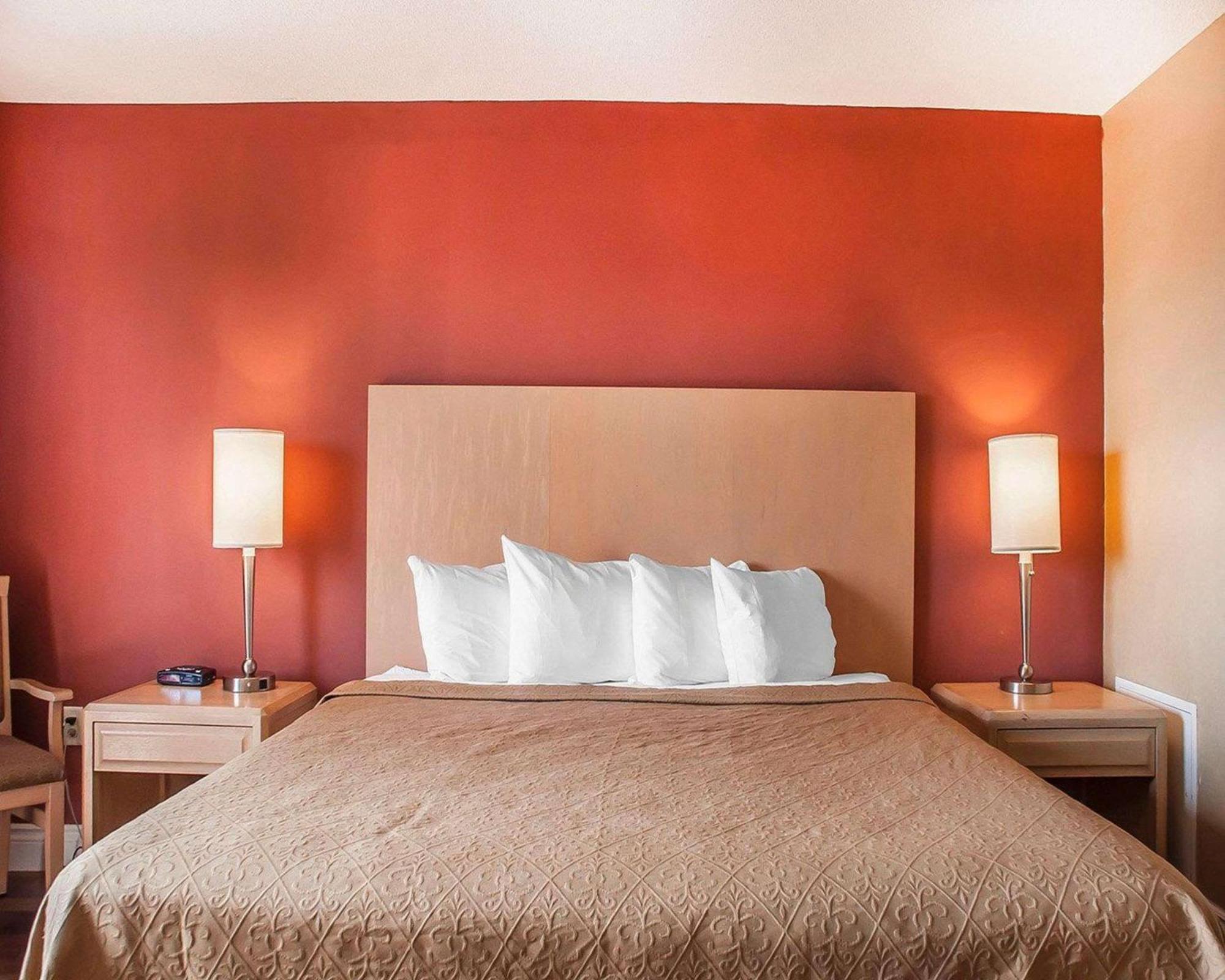 Zimmer mit Queensize-Bett
