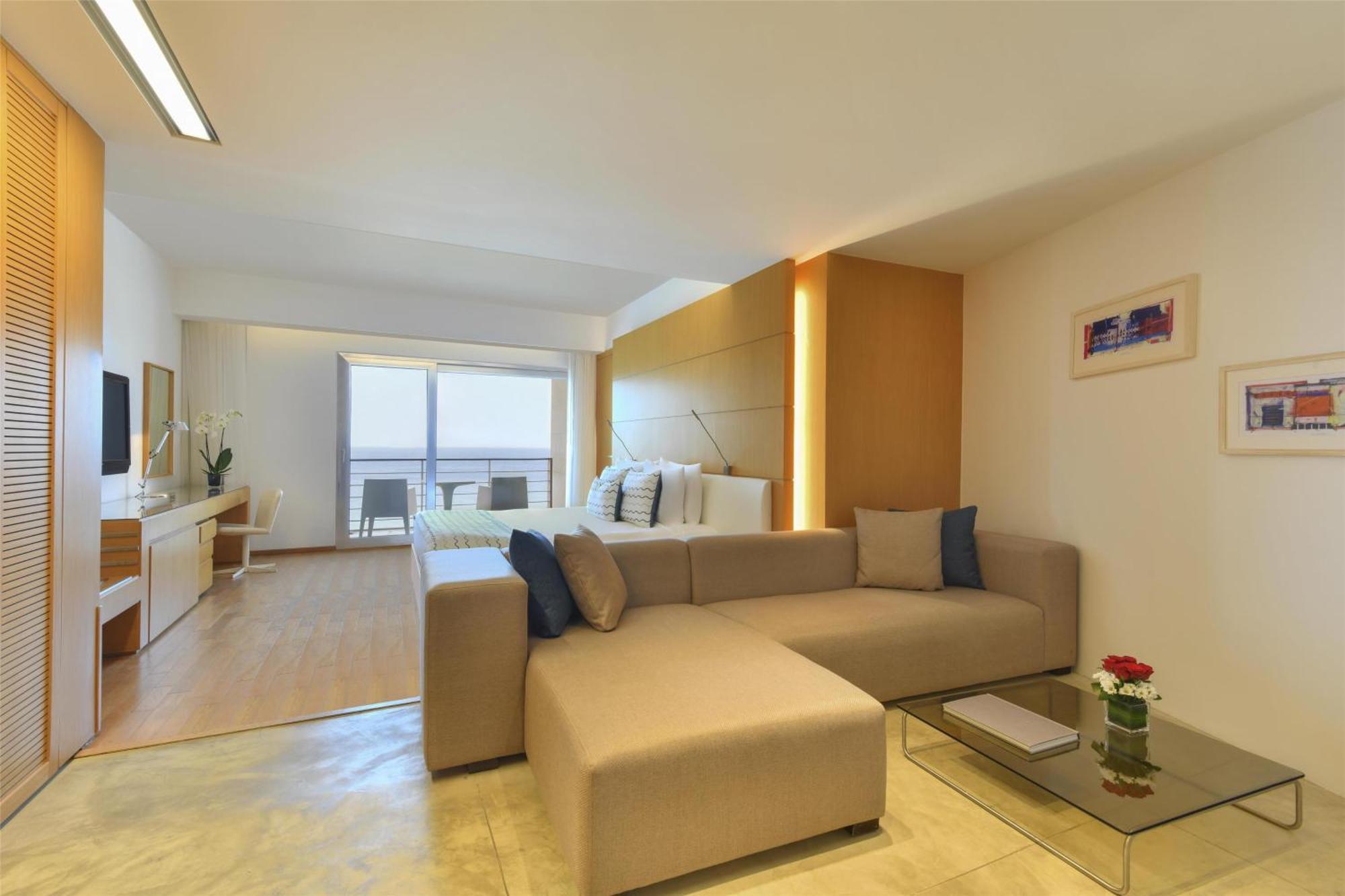 Sea View Junior Suite King Size Bed