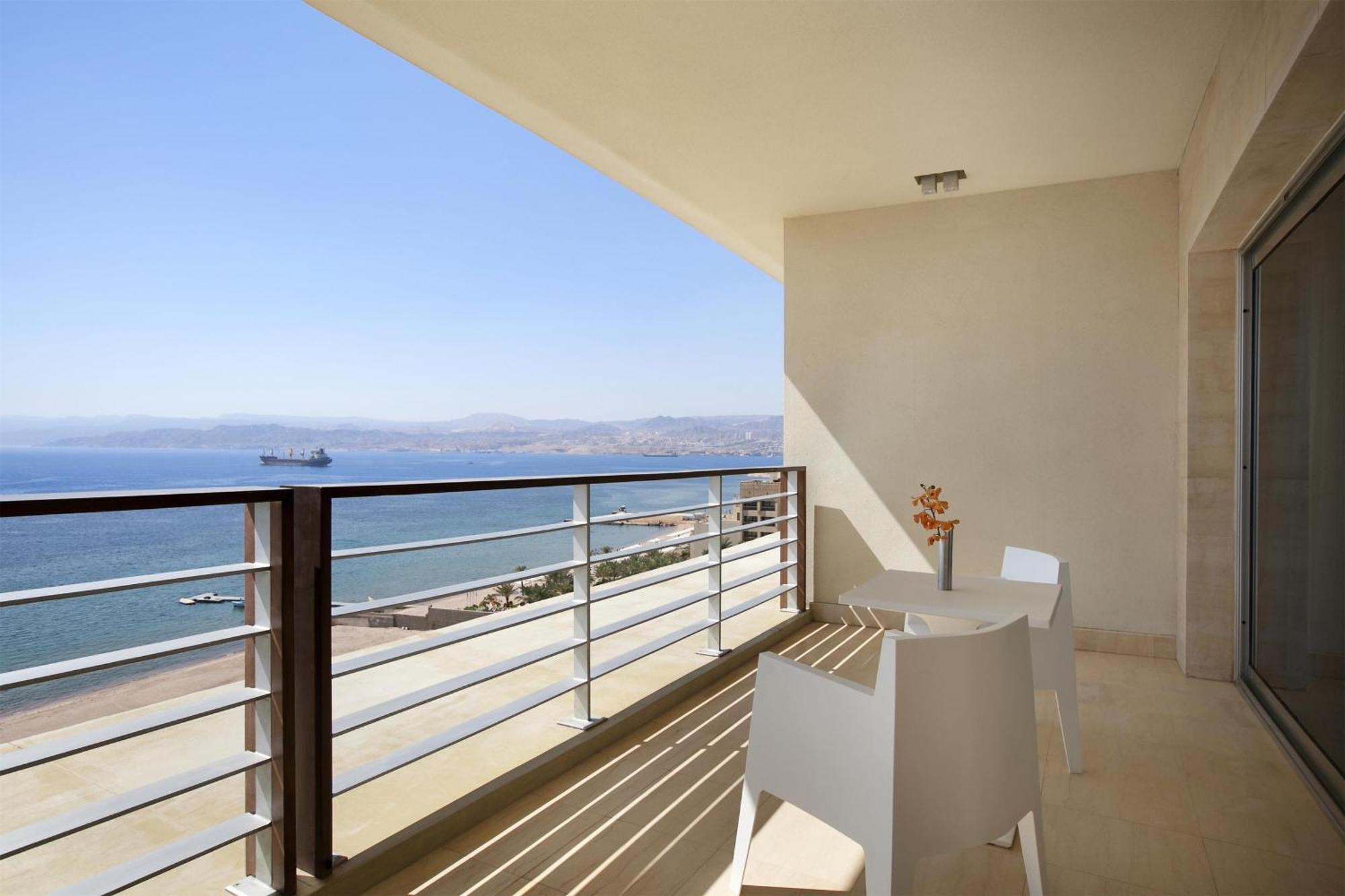 Sea View Deluxe Room King Bed