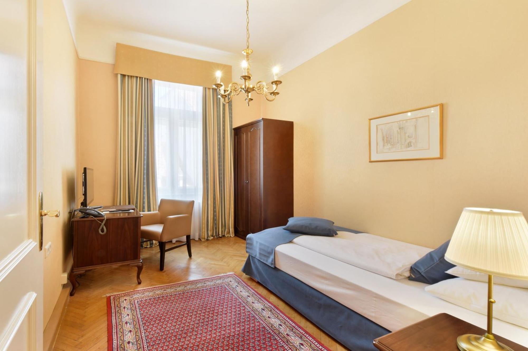 Classic Single Room