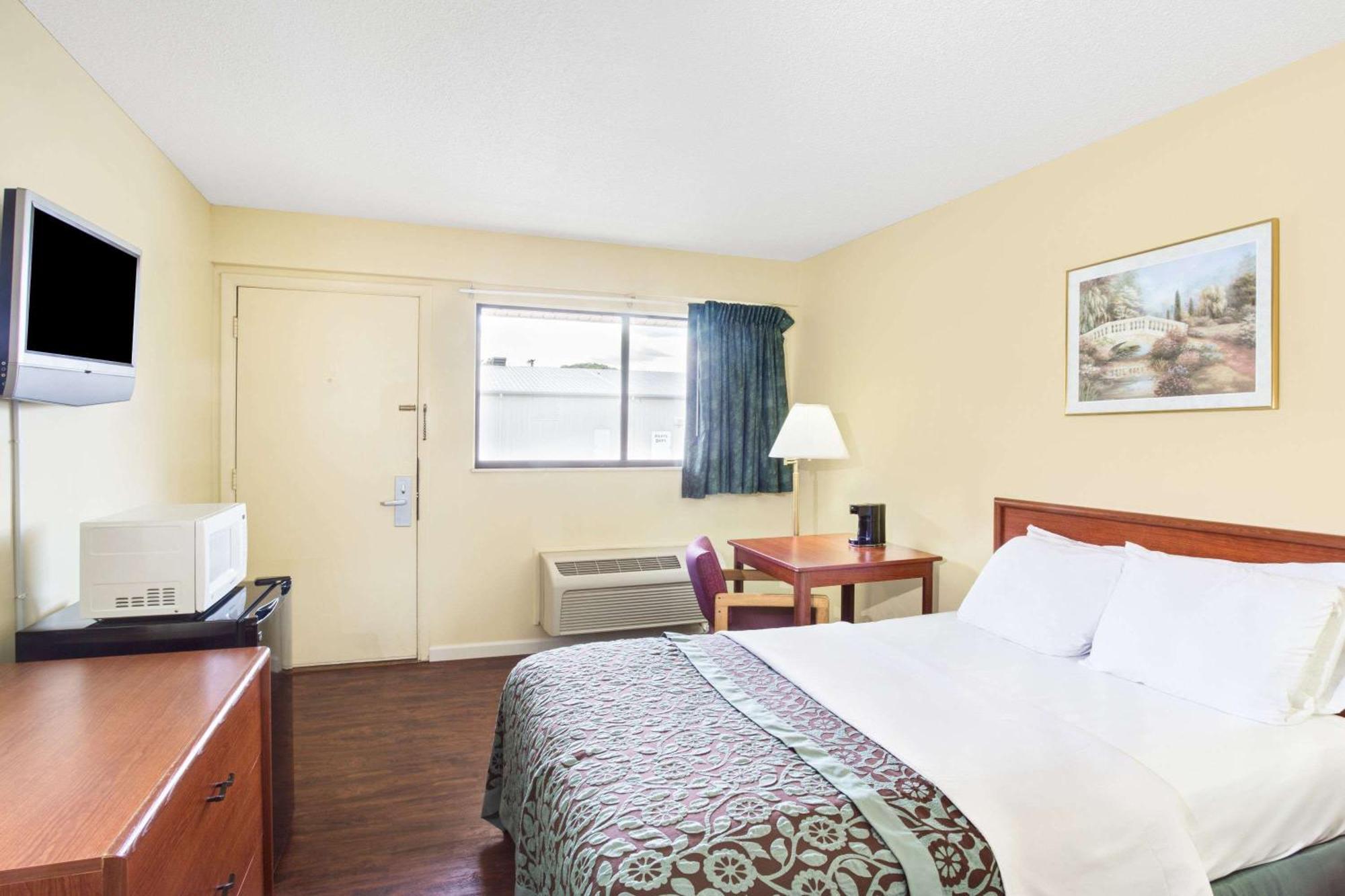 One Queen Bed Room