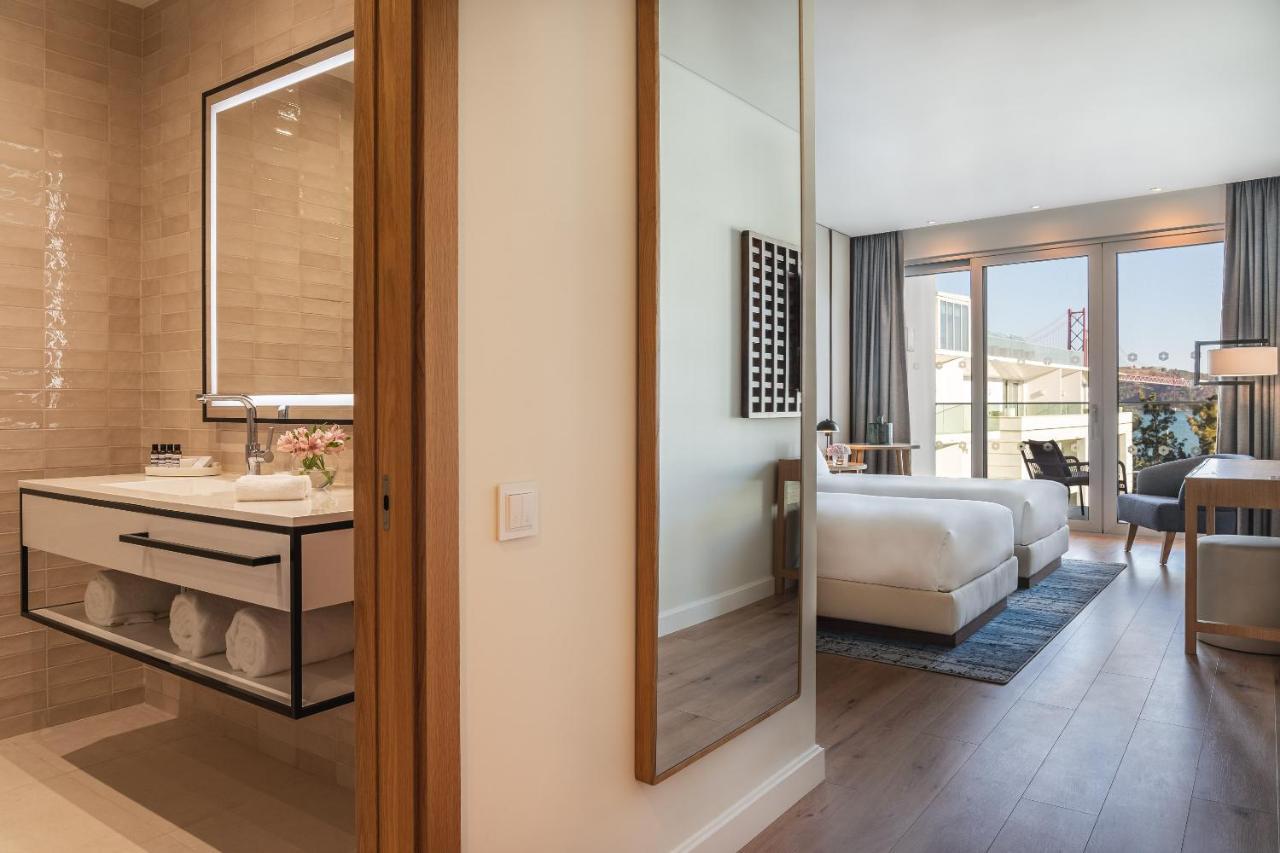 Standard Twin Room River View