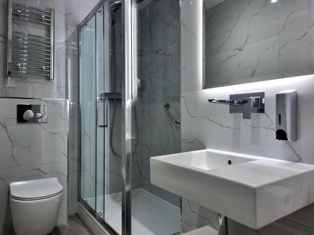 Signature Jacuzzi Suite