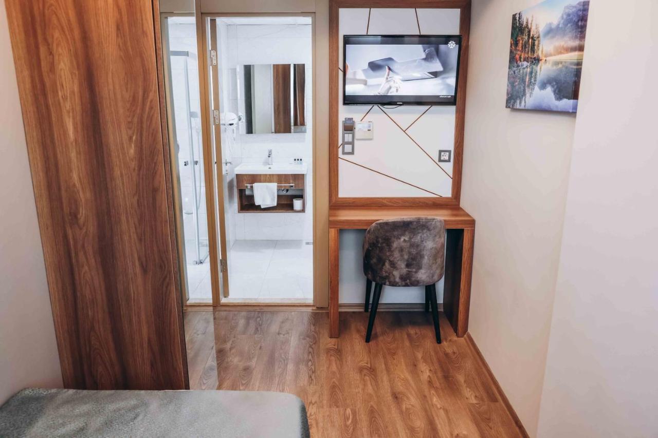 Large Single Room