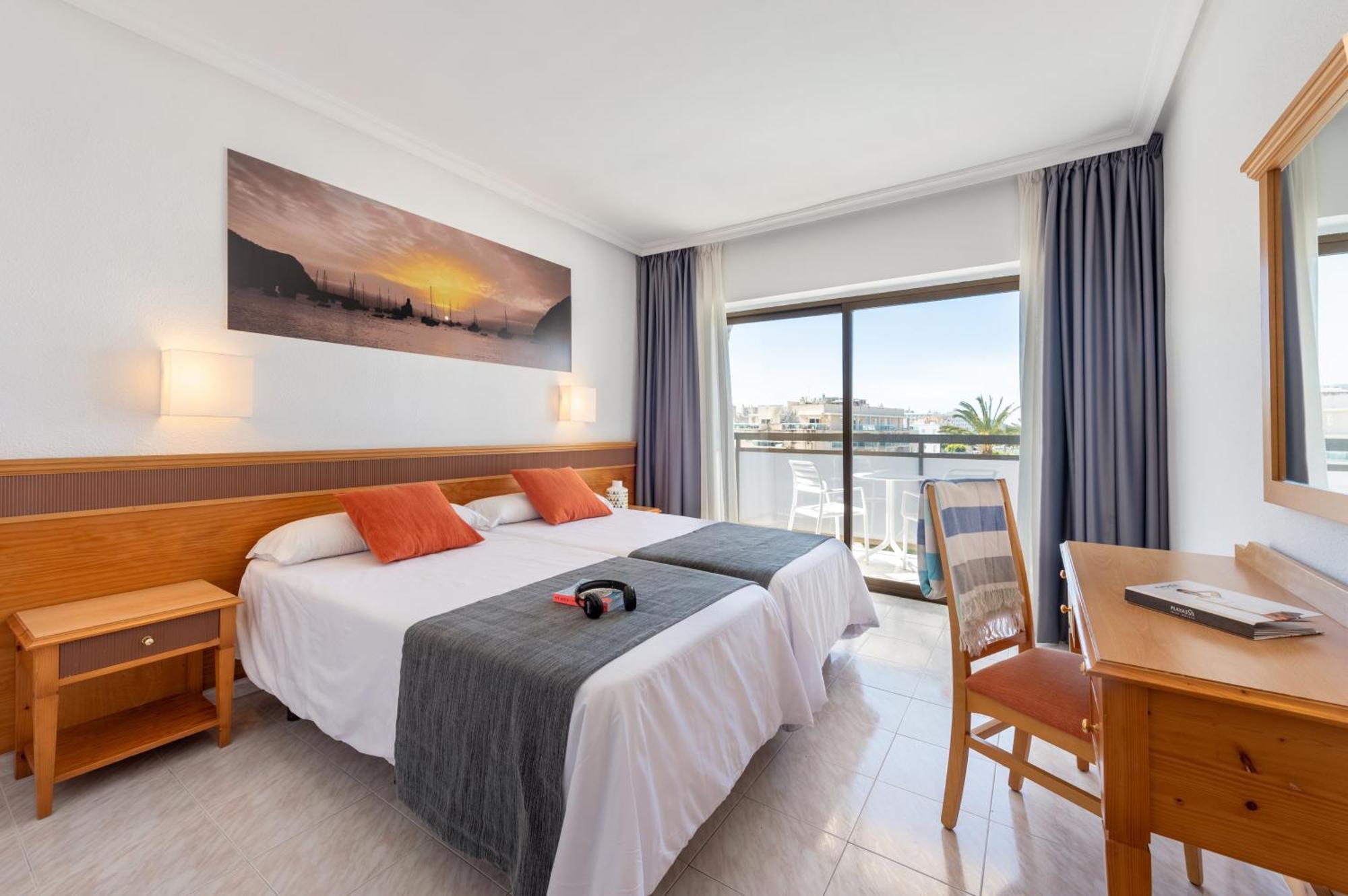 Twin Room,1472148241:JPEG