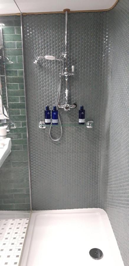 King Suite,1320359881:JPEG