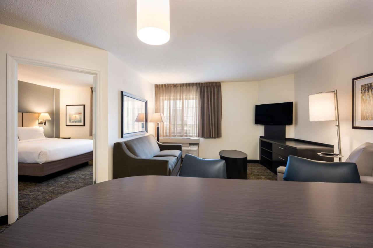 One-Bedroom Queen Suite,1331052992:JPEG