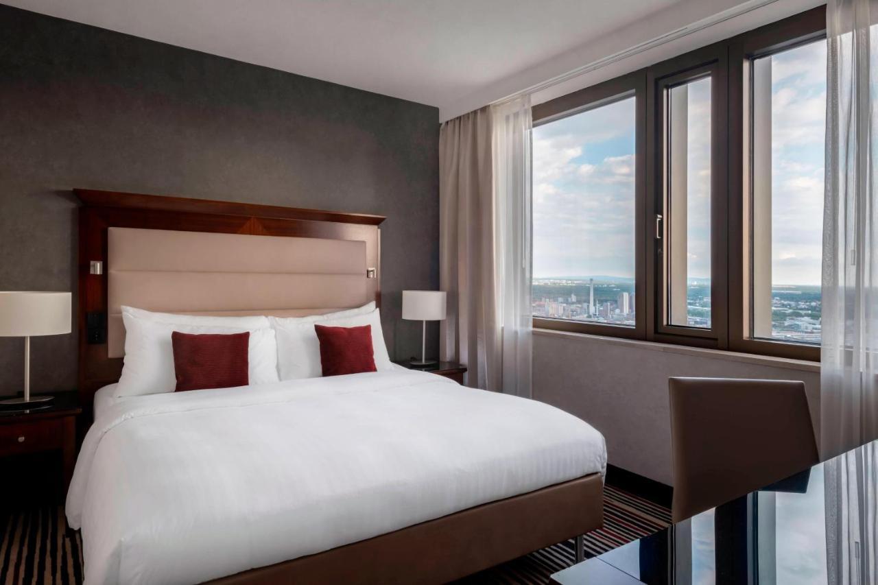 Junior Club Suite, M Club lounge access, 1 Bedroom Junior Suite, 1 King, High floor,1350934543:JPEG