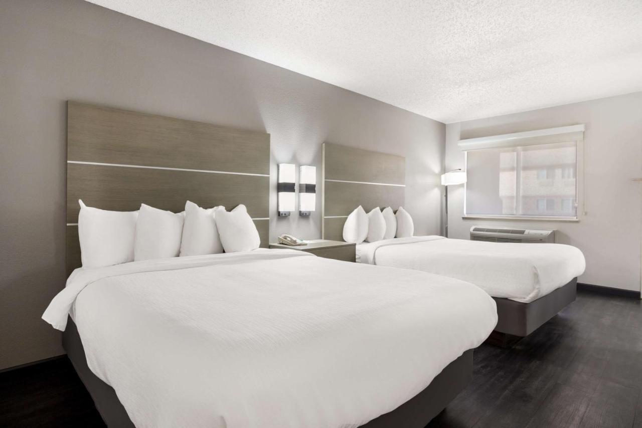 Queen Room Two Queen Beds Non-Smoking