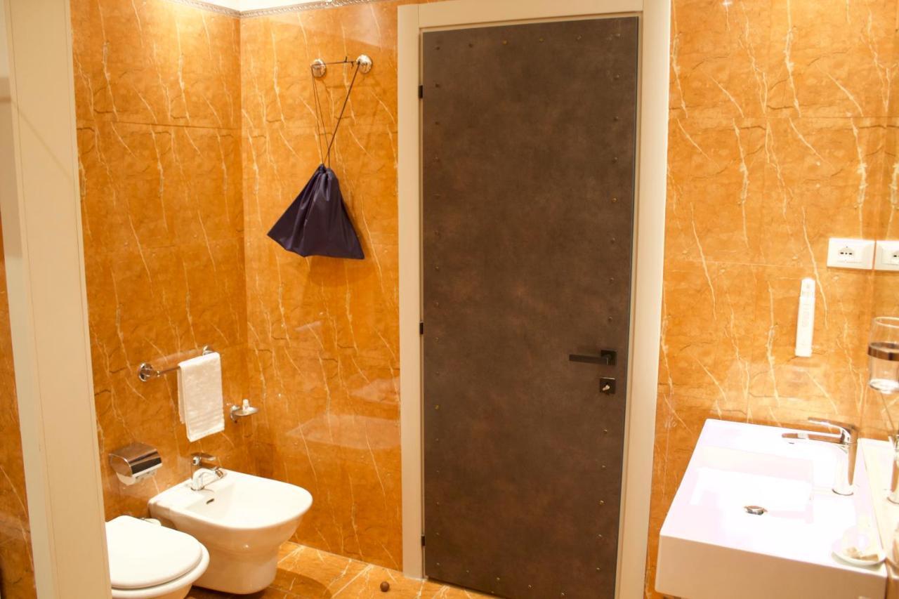 Deluxe Double or Twin Room Side Sea View
