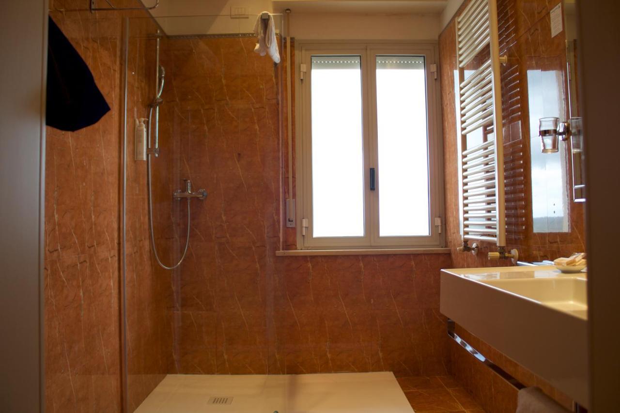 Double or Twin Room Sea View