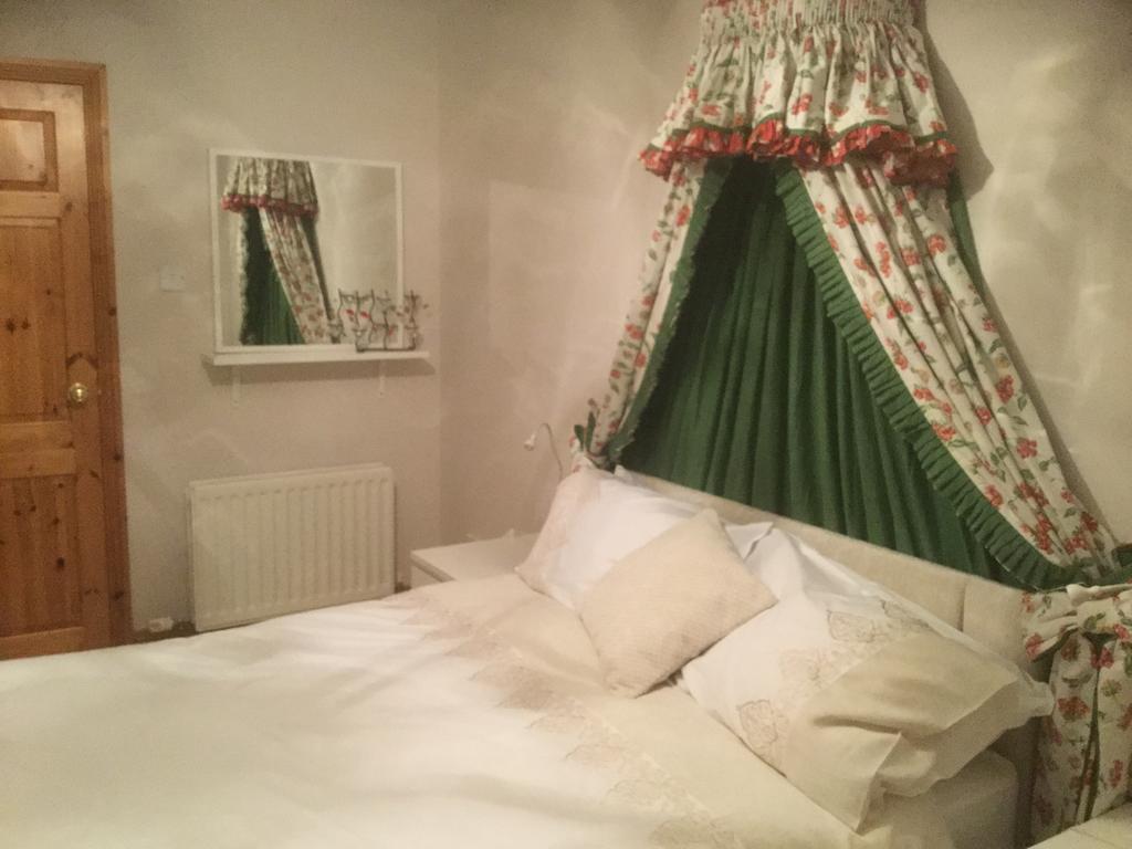 Standard King Room with Private External Bathroom