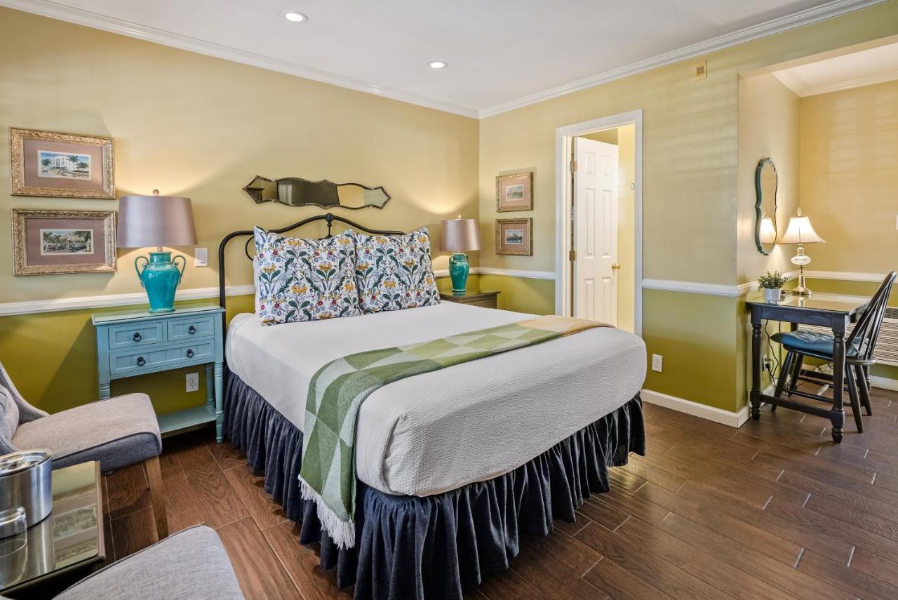 Chambre Lit Queen-Size- Trellis Court
