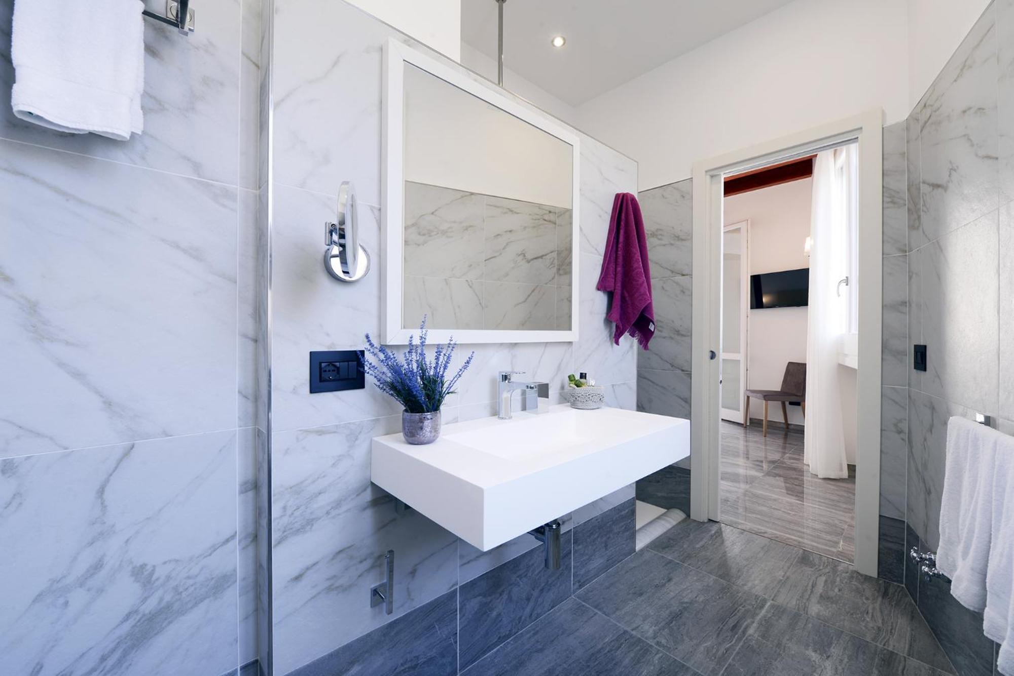 Classic Triple Room with Internal View