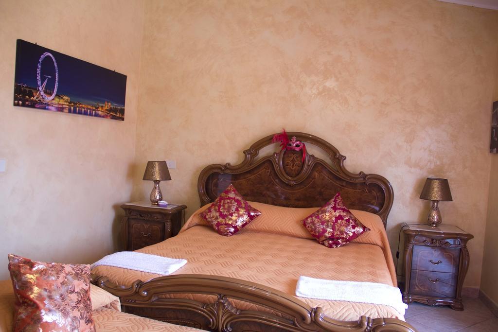 Double Room Private Bathroom