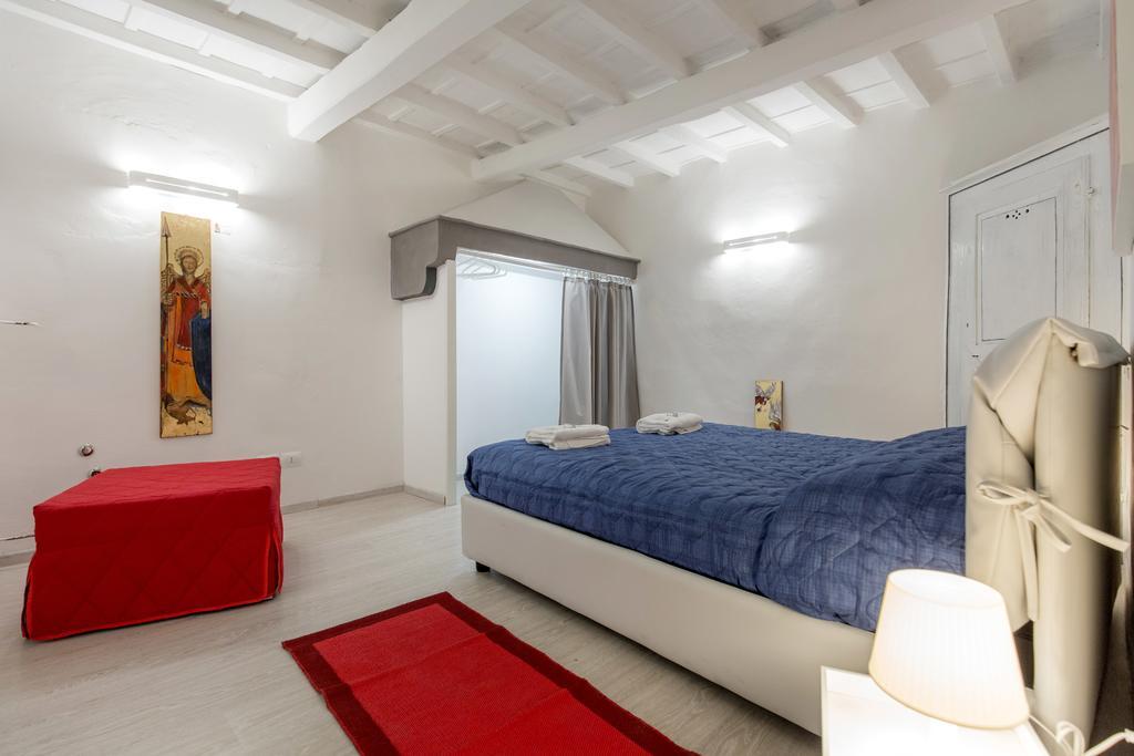 Classic One-Bedroom Apartment King Bed