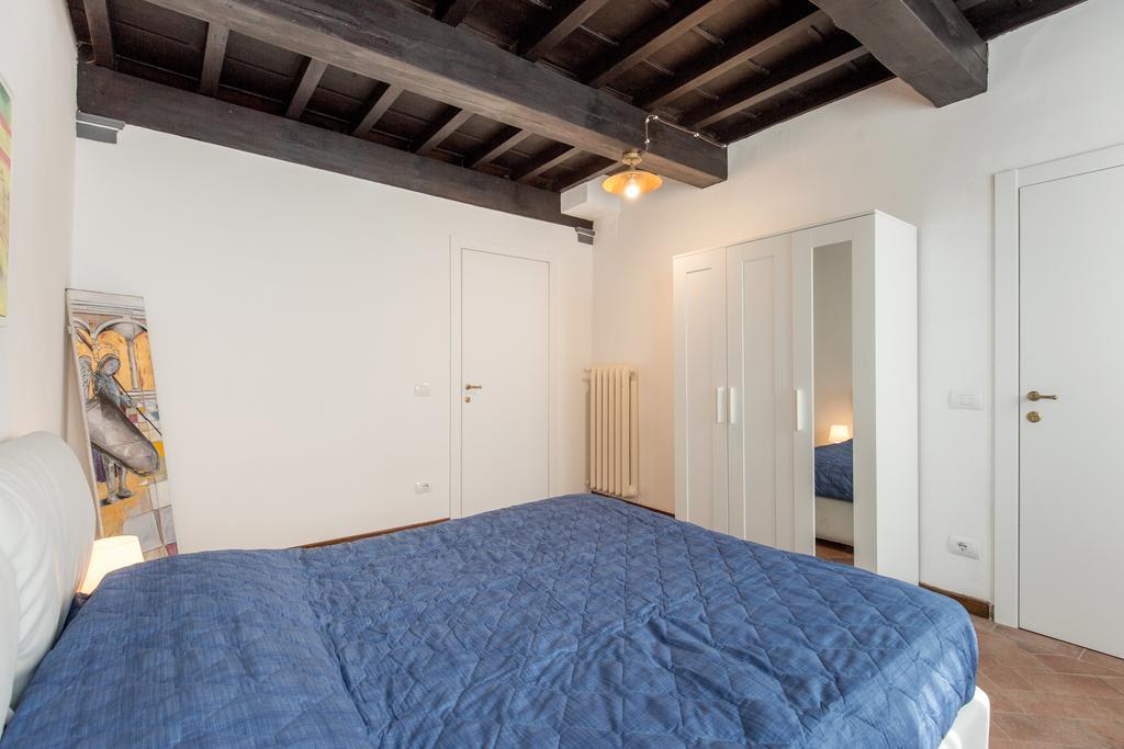 Classic One-Bedroom Apartment King Bed