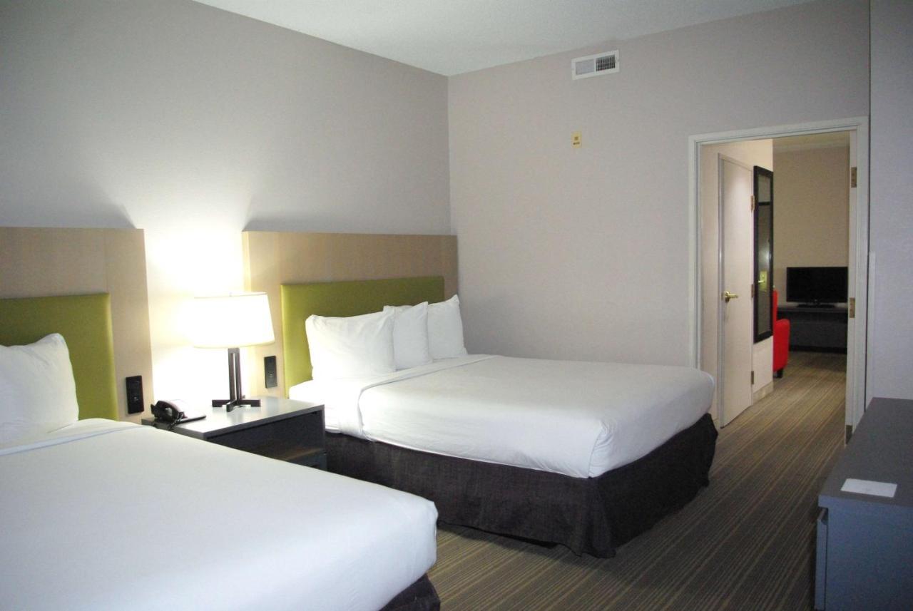 One-Bedroom Suite Two Queen Beds Non-Smoking,1410908459:JPEG