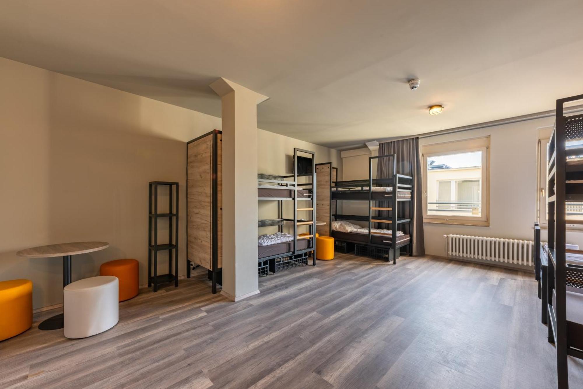 Bed 8-Bed Dormitory Room
