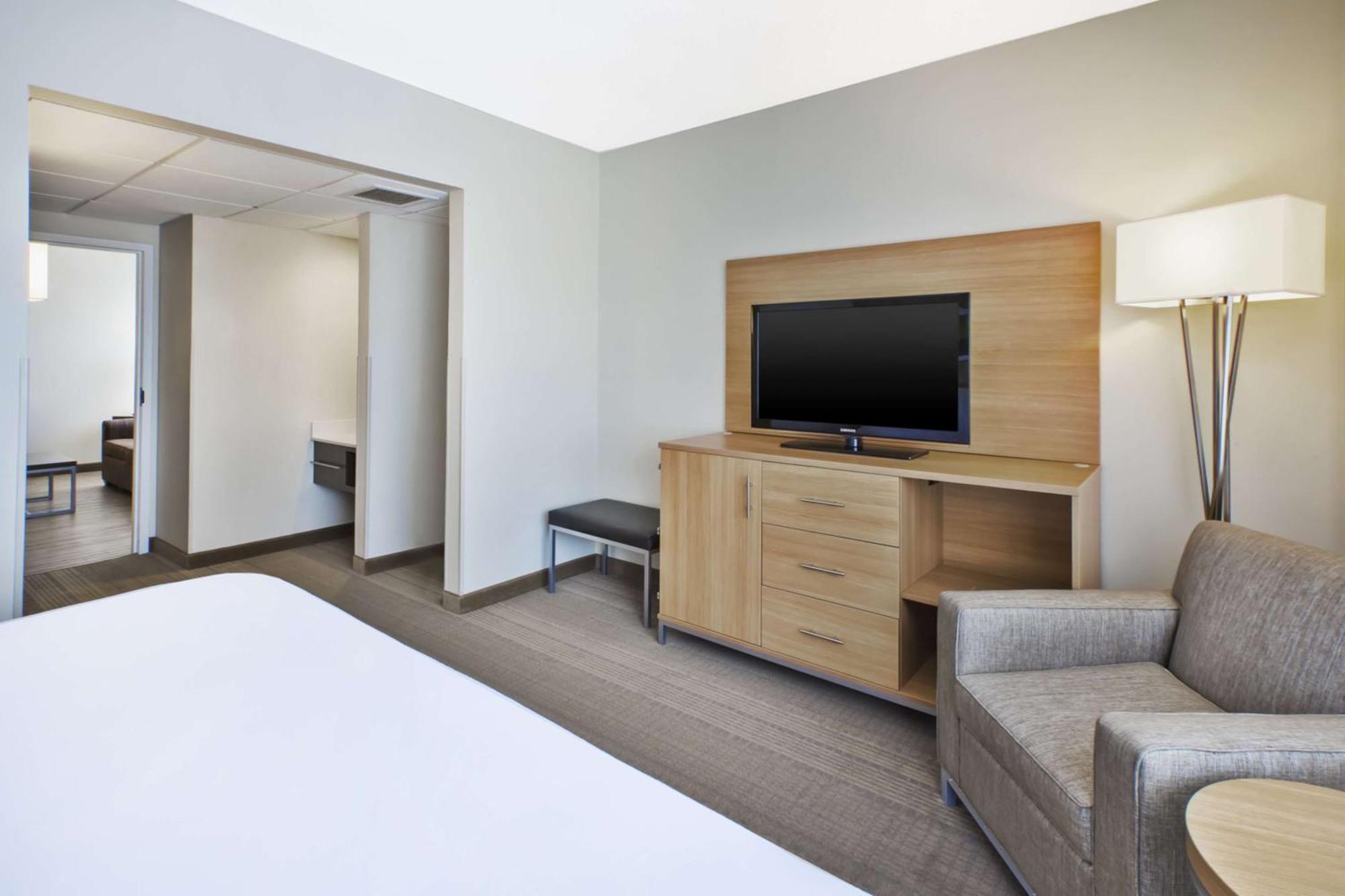 Corner King Suite