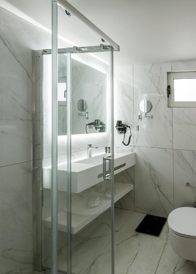 Junior Suite with Balcony,1469489147:JPEG